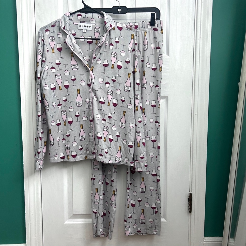 Kikit Gray Pajama Set with Wine Glass Print size small